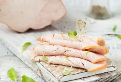 Filet z indyka wędzony